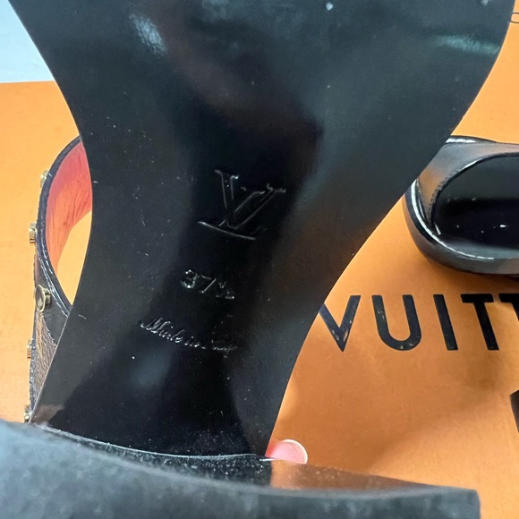 Louise button sandal - Picture 6 of 8